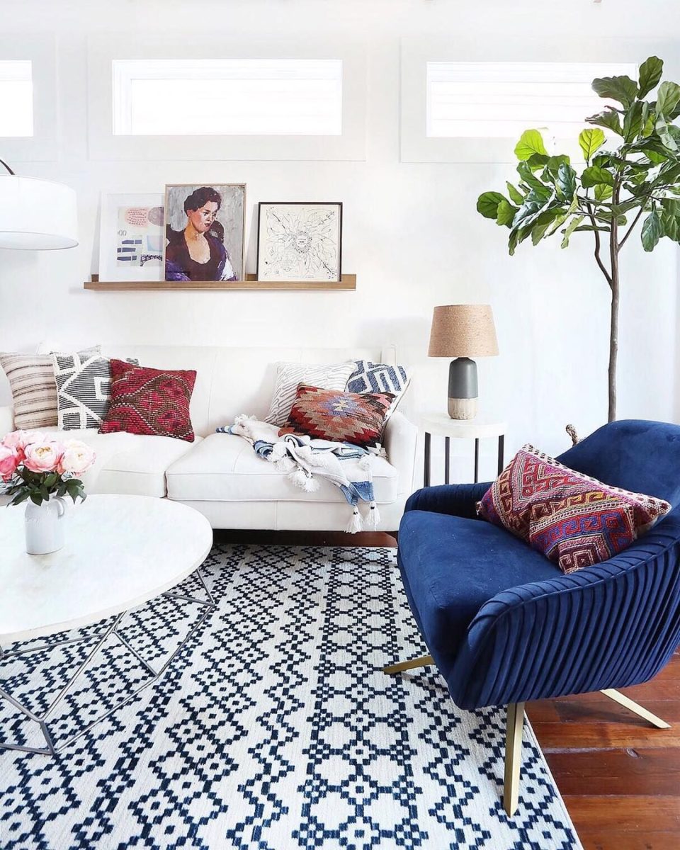 How to Mix and Match Throw Pillows Like a Pro